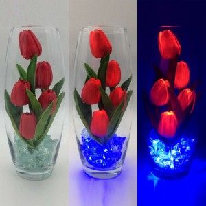 Светильник-ночник Светодиодные цветы LED GRACE — красные тюльпаны с синей подсветкой вазы