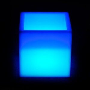 Светящееся кашпо куб для цветов LED PLAZA 30 см c разноцветной RGB подсветкой и пультом ДУ IP65 220V
