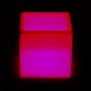 Светящееся кашпо куб для цветов LED PLAZA 30 см. c разноцветной RGB подсветкой и пультом ДУ IP65 220V — Купить в интернет-магази