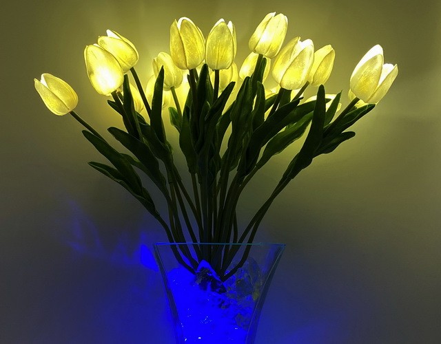 Купить с доставкой цветочный светильник-ночник светодиодные тюльпаны в вазе ✨ LED Forms