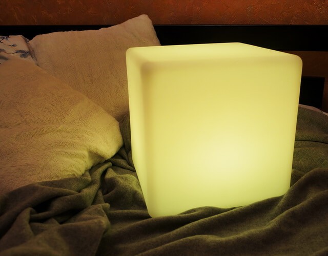 Купить декоративный безопасный светильник LED куб 30 см с аккумулятором в интернет магазине ✨ LED Forms