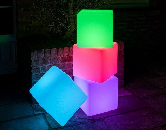 Купить светящиеся беспроводные LED кубы 40 см с пластиковым корпусом для дома и улицы ✨ LED Forms