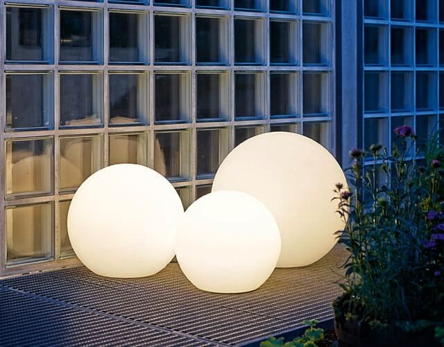 Купить оптом напольные светильники-шары для дома и улицы с доставкой по Москве и России ✨ LED Forms