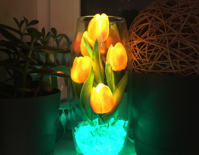 Купить светильник-ночник в виде букета цветов Светящиеся тюльпаны ✨ LED Forms