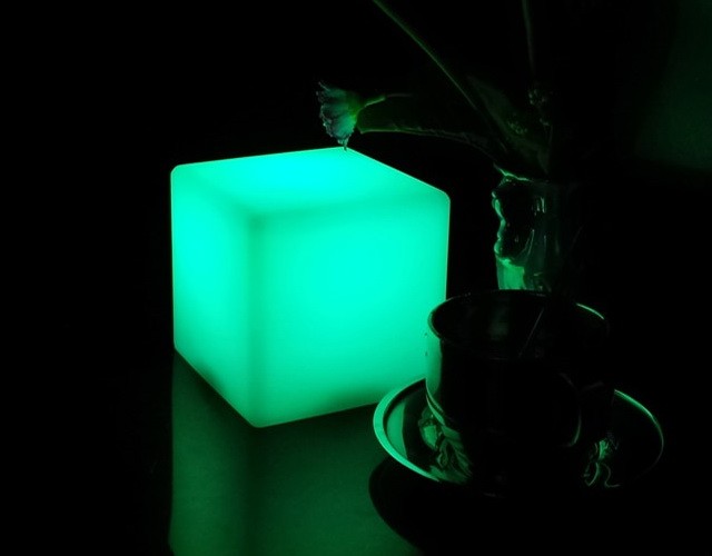 Купить настольные светящиеся LED кубы 30 см со встроенным аккумулятором в интернет магазине ✨ LED Forms