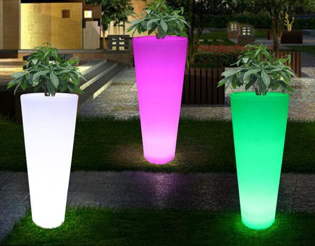 Купить светодиодные уличные кашпо для цветов Конус с разноцветной RGB подсветкой ✨ LED Forms