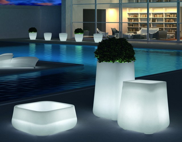 Купить садово-парковые световые кашпо с подсветкой оптом в интернет-магазине ✨ LED Forms