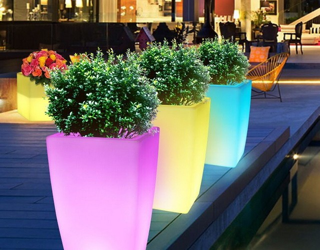 Купить светодиодные кашпо с подсветкой для сада и парка в интернет-магазине ✨ LED Forms