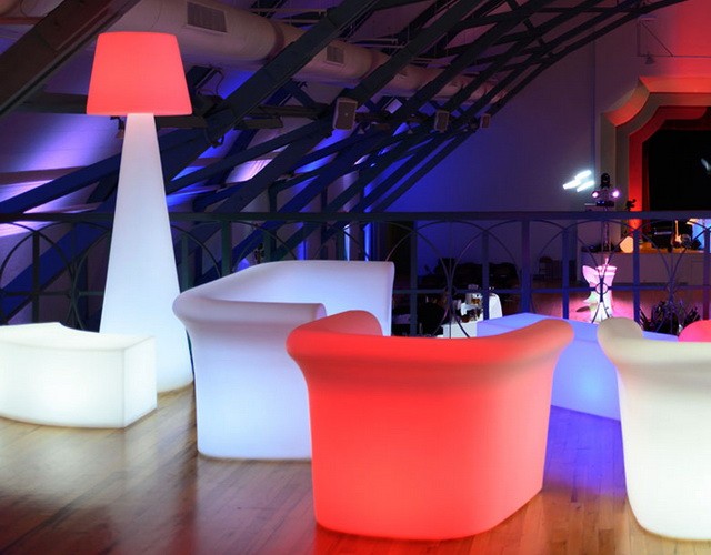 Купить светодиодные кресла и светящуюся мебель с разноцветной RGB подсветкой ✨ LED Forms