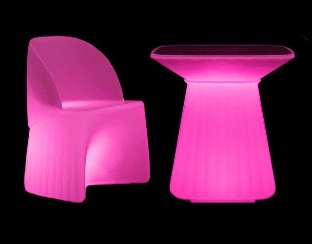 Купить световые стулья и столы с RGB подсветкой оптом с доставкой по Москве и России ✨ LED Forms