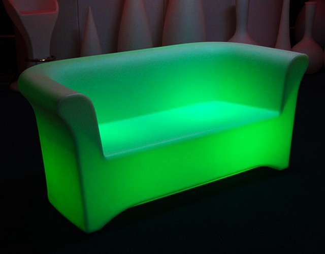 Купить светящиеся диваны со светодиодной RGB подсветкой оптом с доставкой по Москве и России ✨ LED Forms