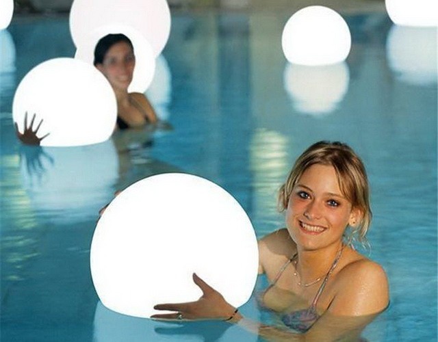 Купить водонепроницаемые светильники LED шары для освещения бассейна ✨ LED Forms