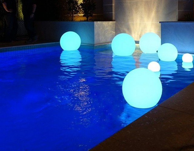 Купить разноцветные RGB светильники-шары для бассейна в интернет-магазине ✨ LED Forms