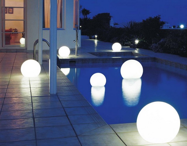 Купить светодиодный беспроводной LED шар для подсветки бассейна или водоёма ✨ LED Forms