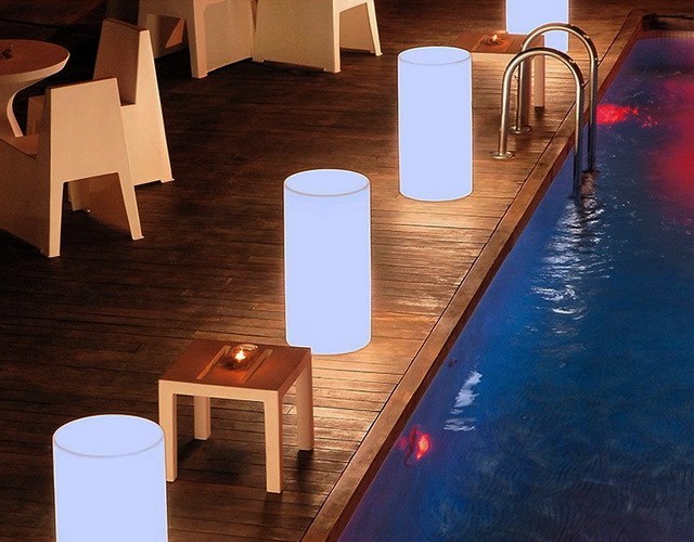 Купить светящиеся цилиндры и колонны из пластика со светодиодной RGB подсветкой ✨ LED Forms