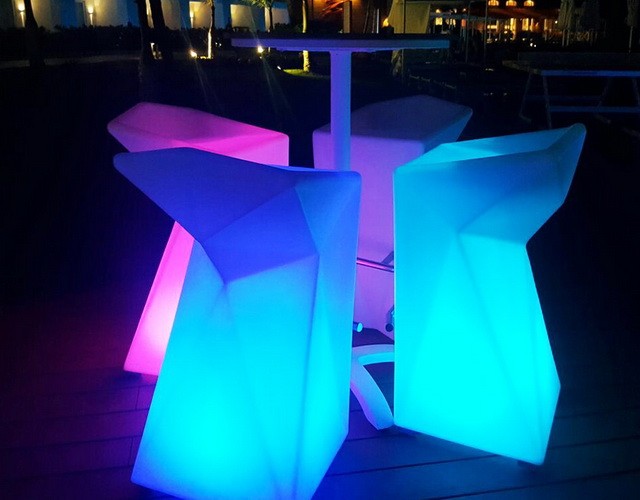 Купить светящиеся барные стулья с разноцветной RGB подсветкой ✨ LED Forms