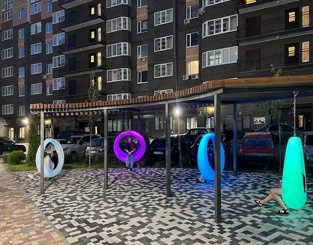 Купить уличные светящиеся качели Ring для оформления улиц города ✨ LED Forms