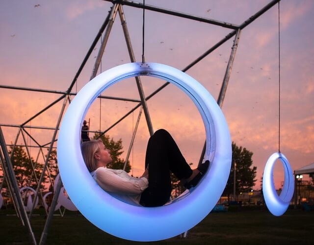 Купить светящиеся качели Кольцо со светодиодной подсветкой для садово-паркового дизайна ✨ LED Forms