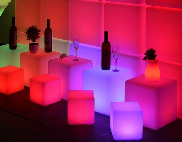 Купить напольные беспроводные LED кубы с многоцветным RGB свечением в интернет-магазине ✨ LED Forms