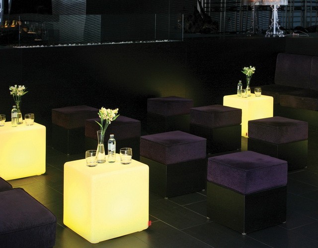 Купить напольные светодиодные LED кубы 60 см для барной мебели в HoReCa ✨ LED Forms